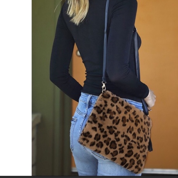 💃ONE LEFT Chic Leopard Print Faux Fur Bag - Picture 2 of 5